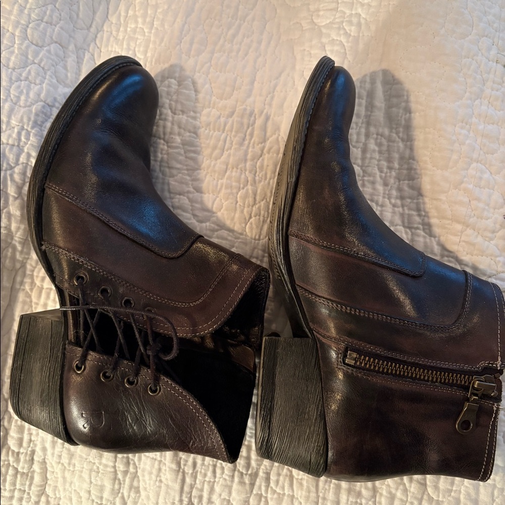 ROAN by bed stu gently used booties!! All leather and beautiful. - Picture 2 of 2